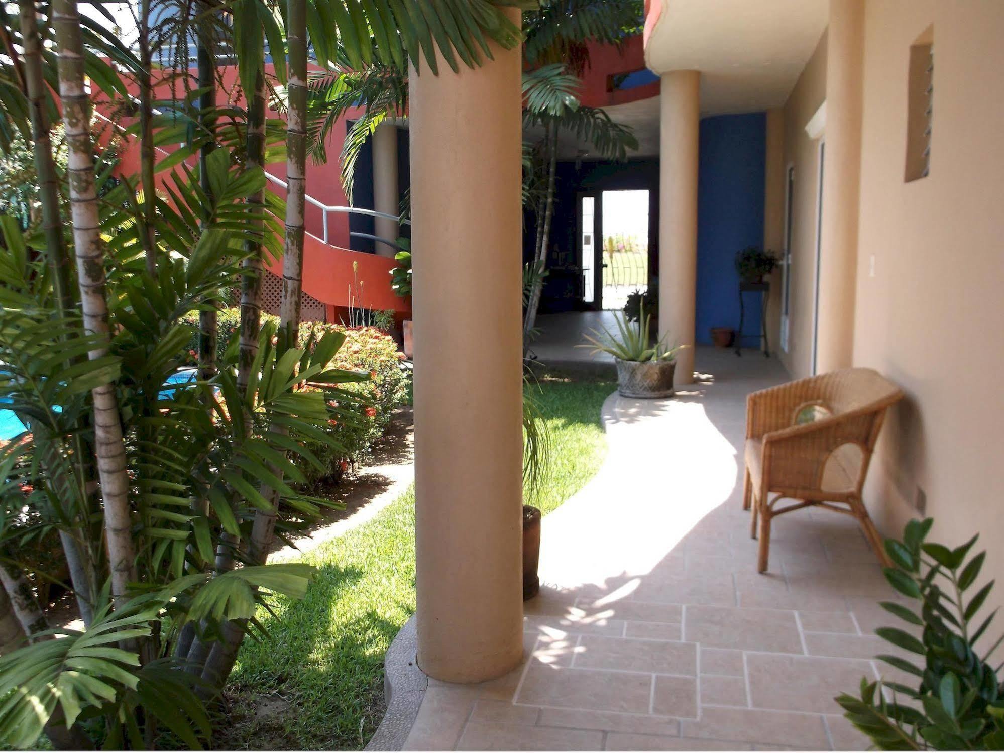 Hotel Casa Misifus Barra de Navidad Exterior foto
